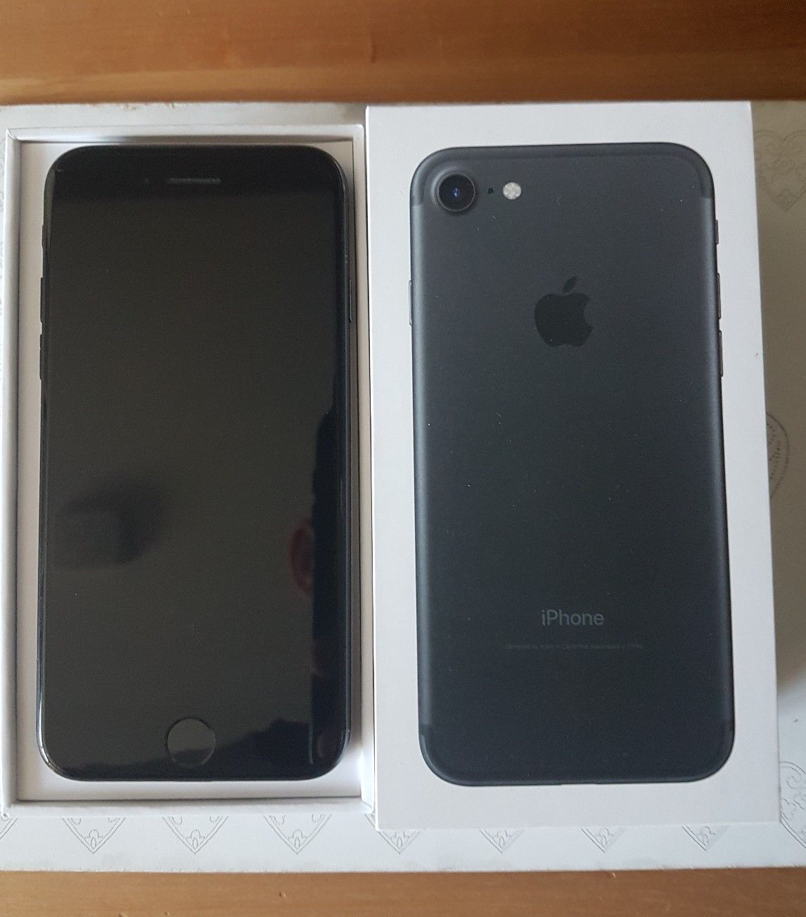 Apple IPhone 7 (128GB) Black Factory Unlocked Mint Condition